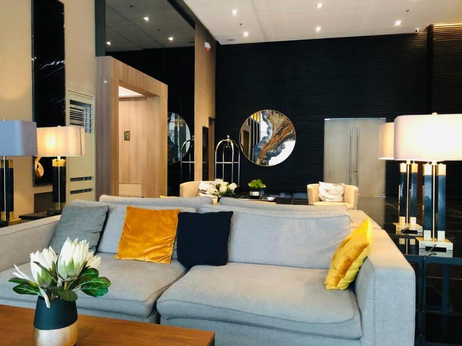Air Residence 1Br With Balcony Free Netflix And Disney Plus Manila Dış mekan fotoğraf