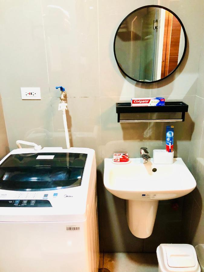 Air Residence 1Br With Balcony Free Netflix And Disney Plus Manila Dış mekan fotoğraf